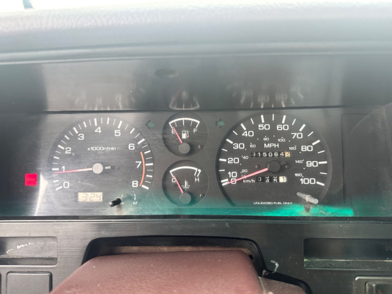 Nissan Trucks 2WD 1993 price $3,995