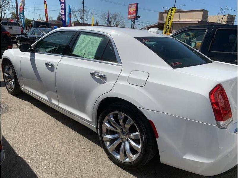 Chrysler 300 2018 price $20,999