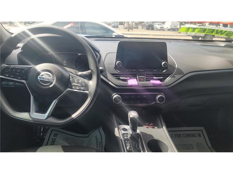 Nissan Altima 2019 price $17,999