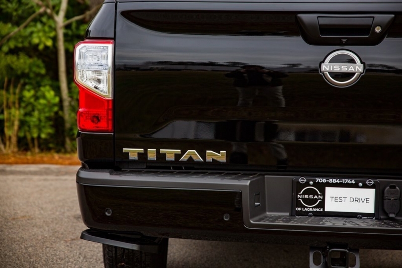 Nissan Titan 2023 price $48,595