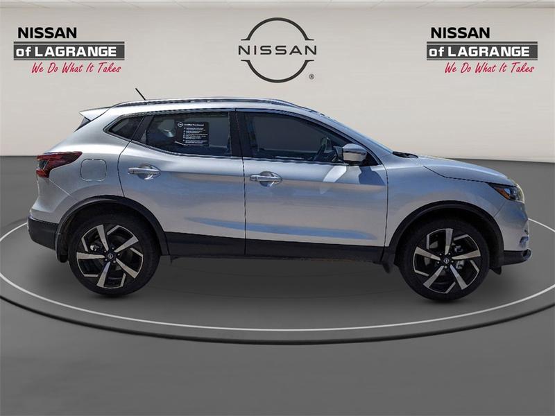 Nissan Rogue Sport 2022 price $24,100