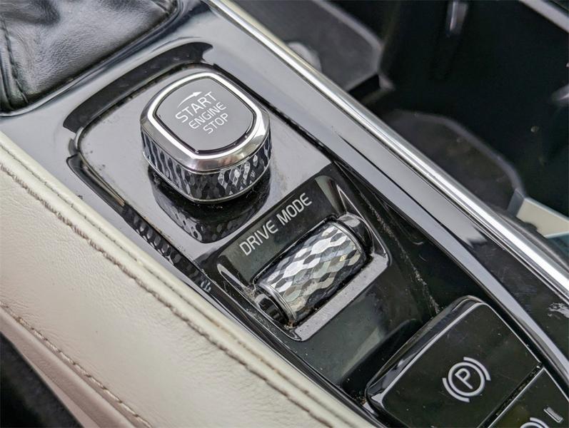 Volvo XC90 2020 price $31,500