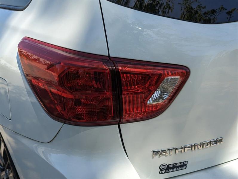 Nissan Pathfinder 2019 price $19,700
