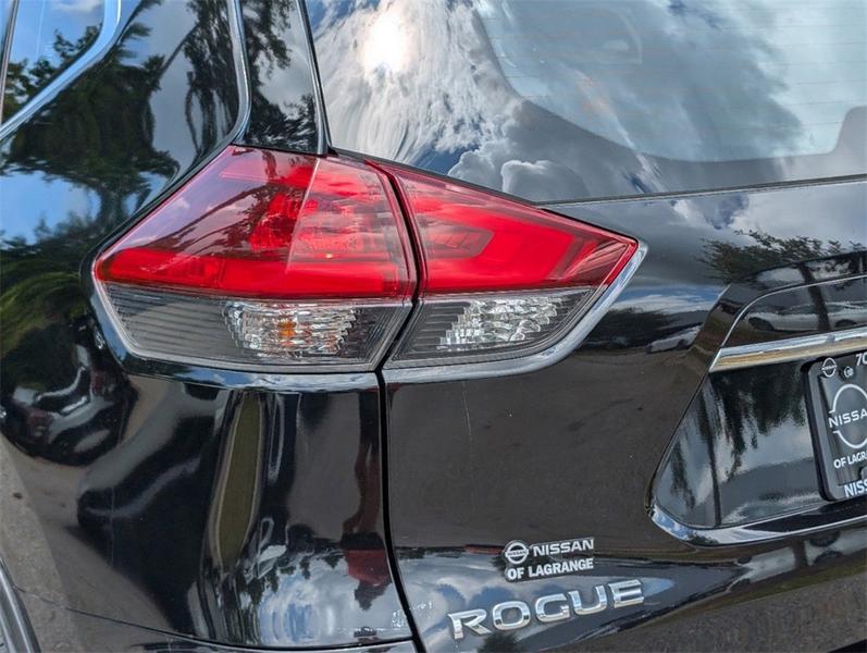 Nissan Rogue 2019 price $16,300