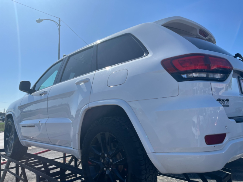 JEEP GRAND CHEROKEE 2017 price Call for Pricing.