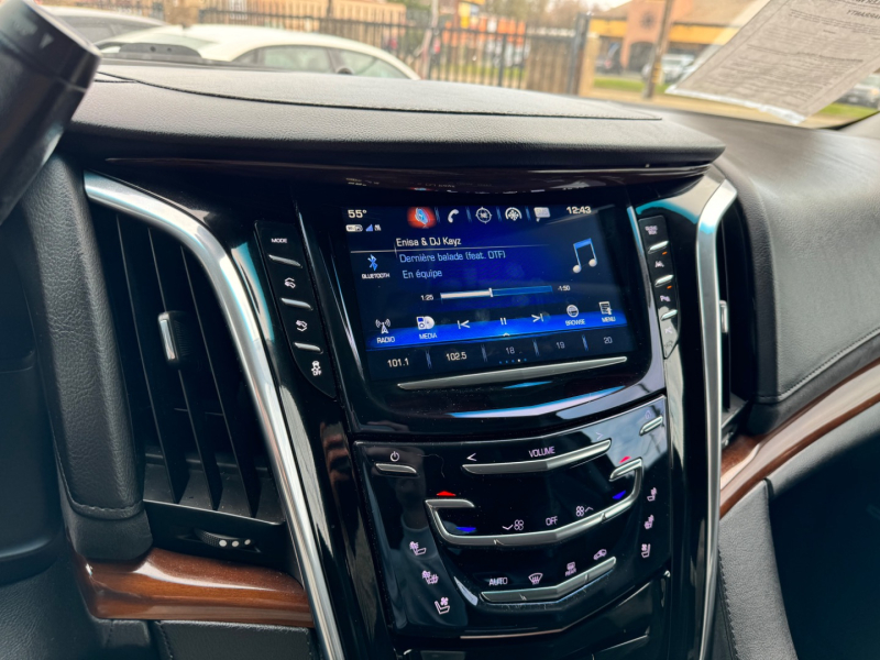 Cadillac Escalade 4WD Luxury 2018 price $31,999