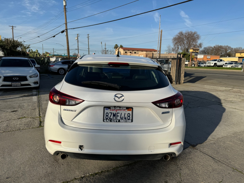 Mazda Mazda3 5-Door 2018 price $12,999
