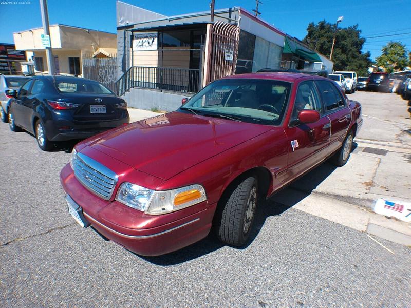 Ford Crown Victoria 2003 price $2,950