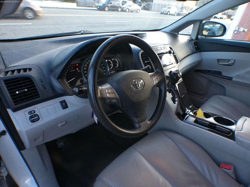 Toyota Venza 2010 price $10,495