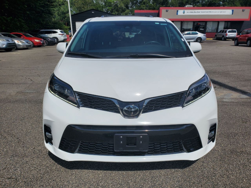 Toyota Sienna 2019 price $36,086