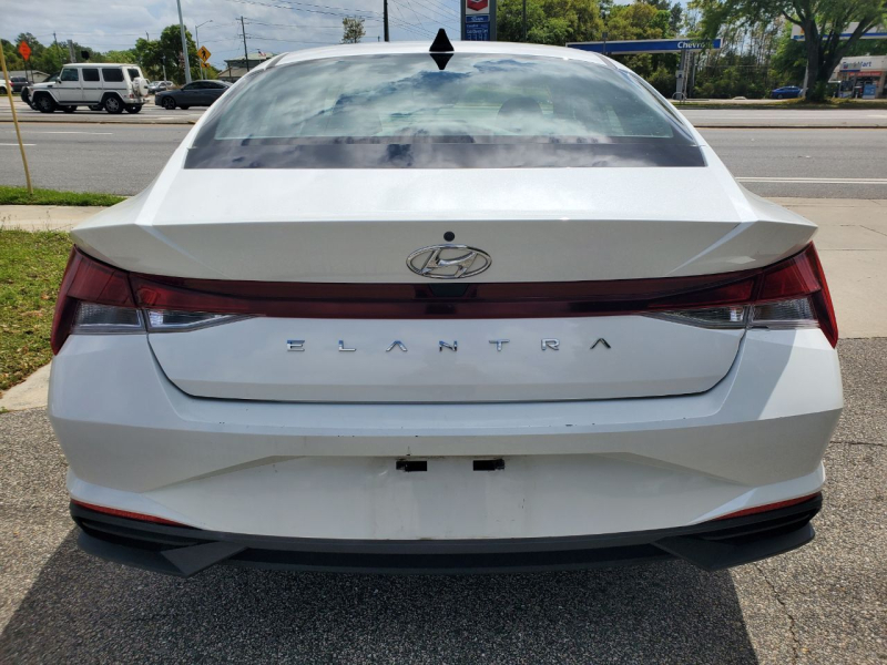 Hyundai Elantra 2021 price $13,883