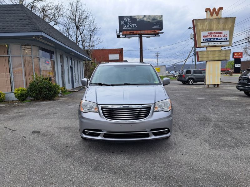 Chrysler Town & Country 2014 price $6,999