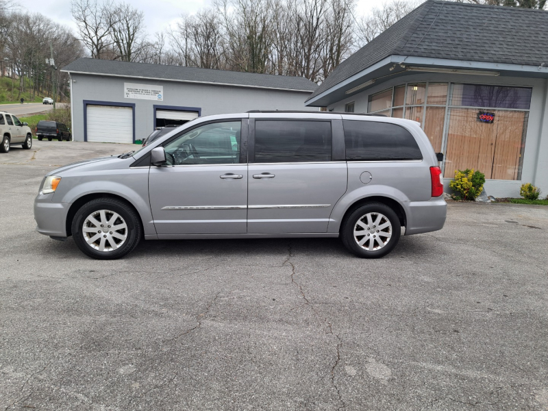 Chrysler Town & Country 2014 price $7,499