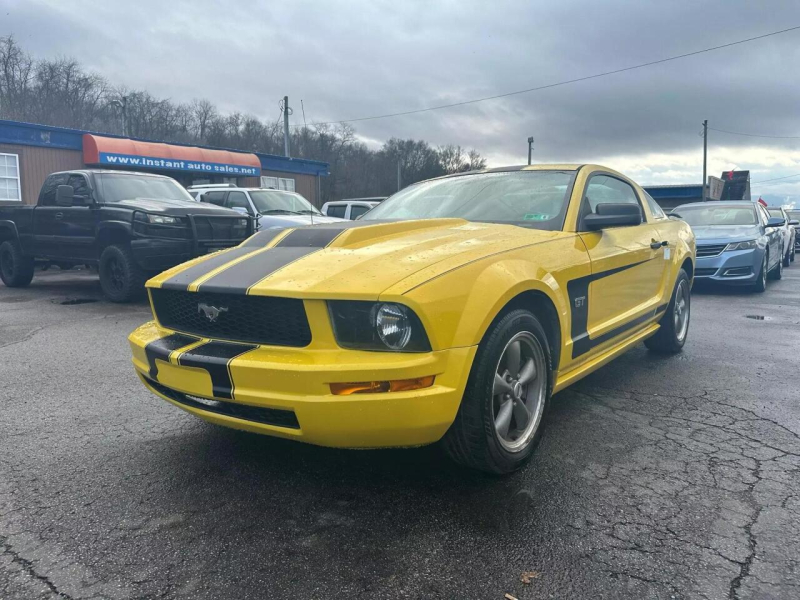 Ford Mustang 2006 price $9,995