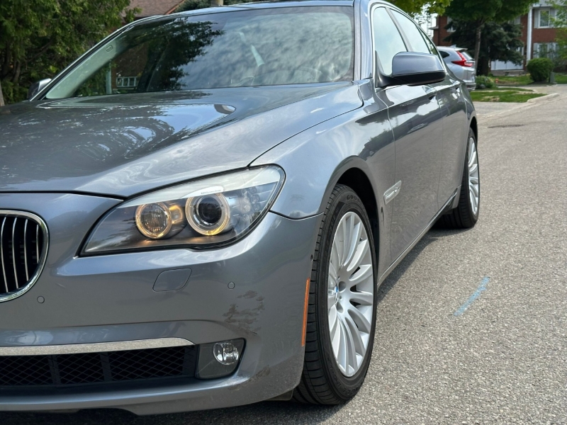 BMW 7-Series 2012 price $21,995