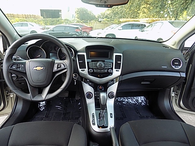 Chevrolet Cruze 2015 price $9,500
