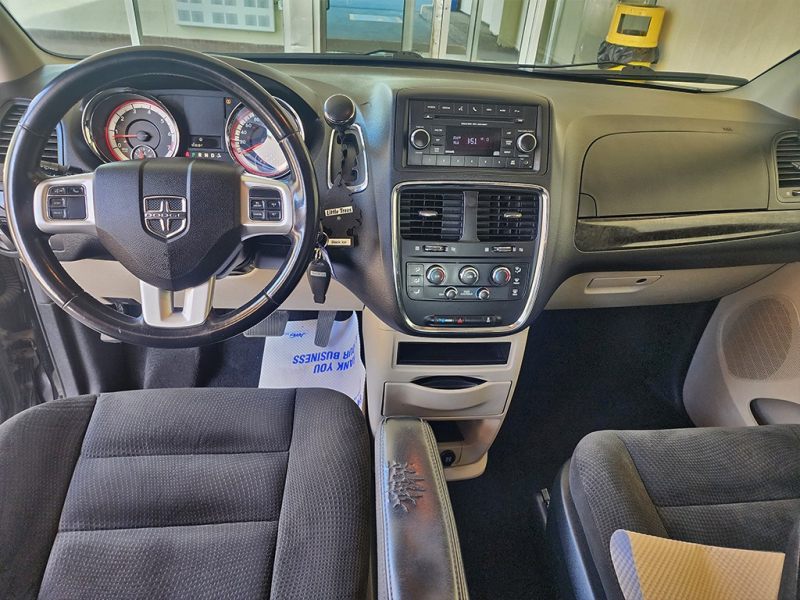 Dodge Grand Caravan 2016 price $10,995