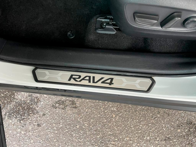 Toyota RAV4 2020 price $35,985