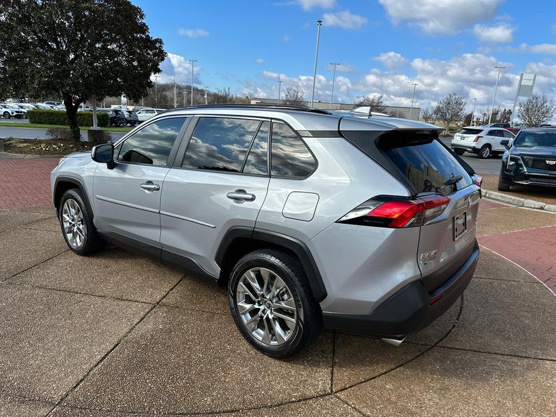 Toyota RAV4 2019 price $26,951