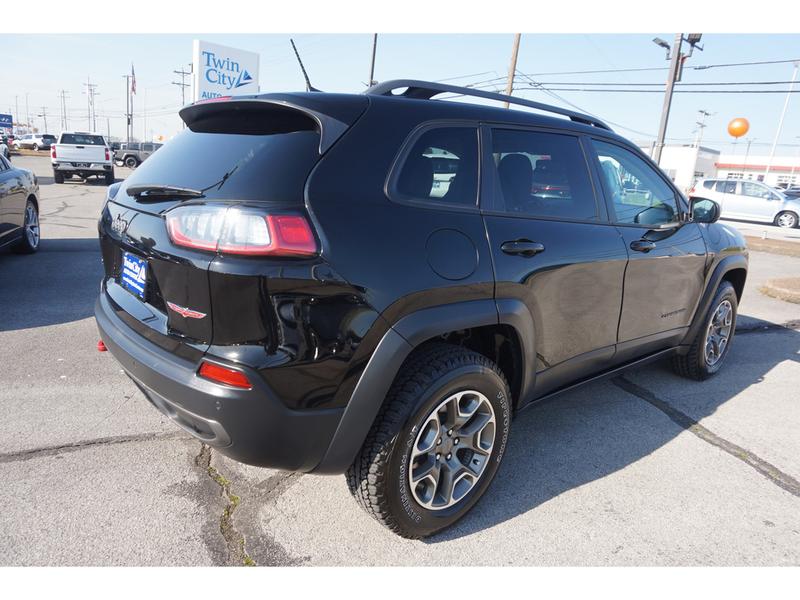 Jeep Cherokee 2020 price $22,987