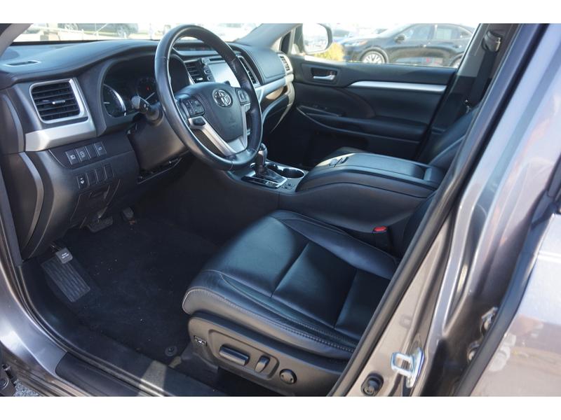 Toyota Highlander 2018 price $20,295