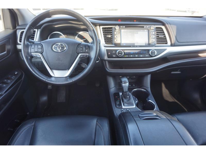 Toyota Highlander 2018 price $20,295