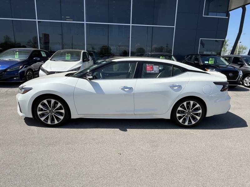 Nissan Maxima 2023 price $38,475