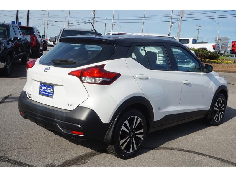 Nissan Kicks 2018 price $14,997