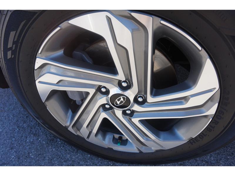 Hyundai Santa Fe 2022 price $25,952