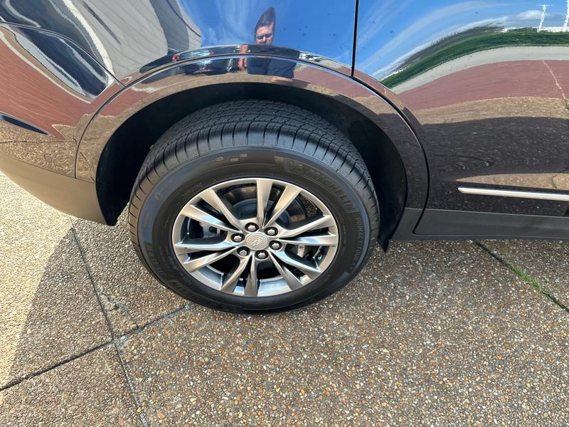 Cadillac XT5 2021 price $36,828