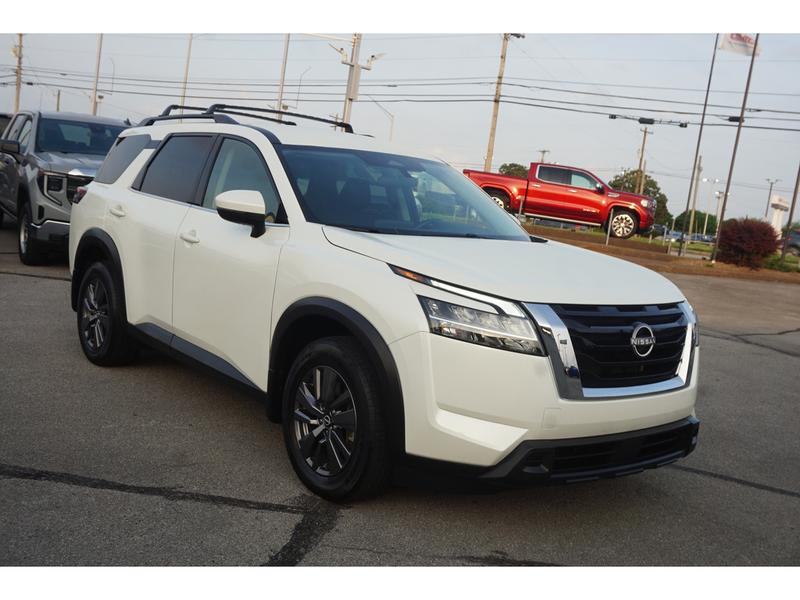 Nissan Pathfinder 2022 price $34,400