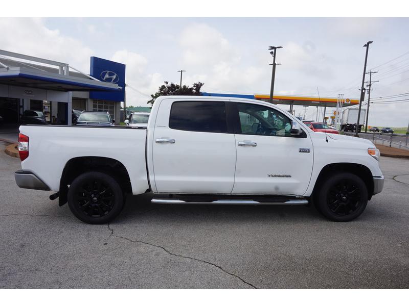 Toyota Tundra 2017 price $32,215