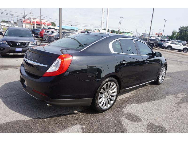 Lincoln MKS 2016 price $13,995