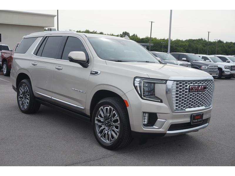 GMC Yukon 2022 price $67,995