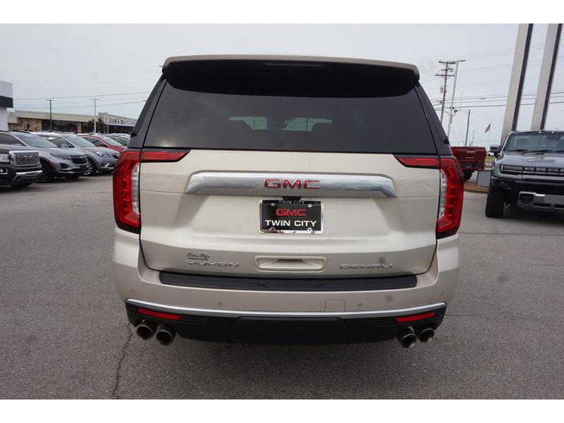 GMC Yukon 2022 price $67,995