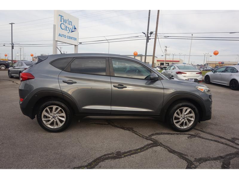 Hyundai Tucson 2016 price $14,987