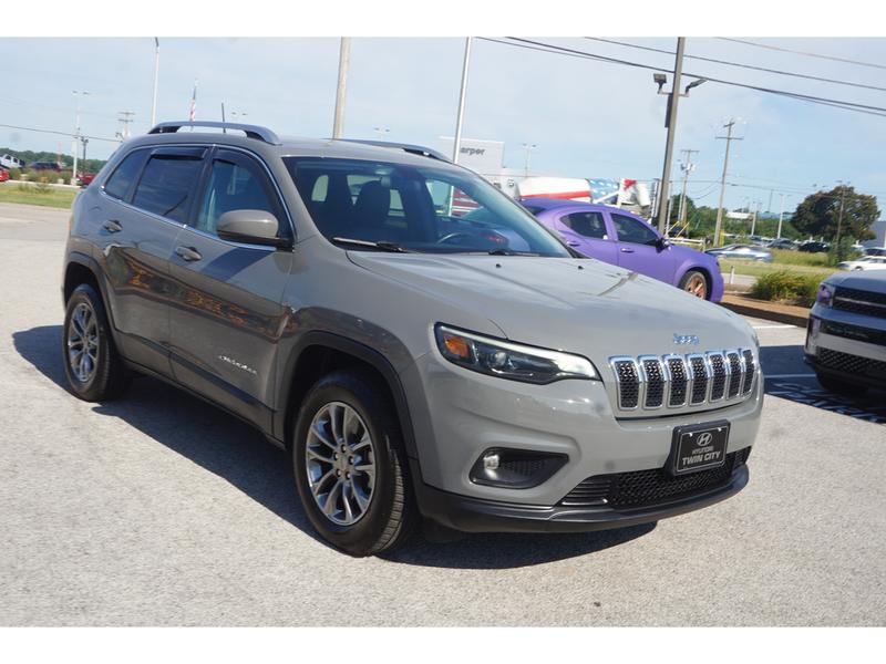 Jeep Cherokee 2019 price $18,661