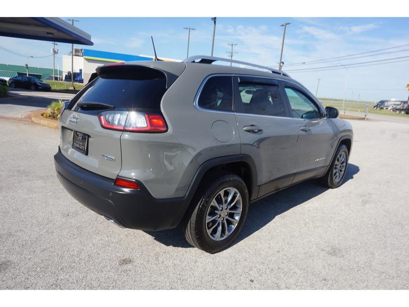 Jeep Cherokee 2019 price $18,661