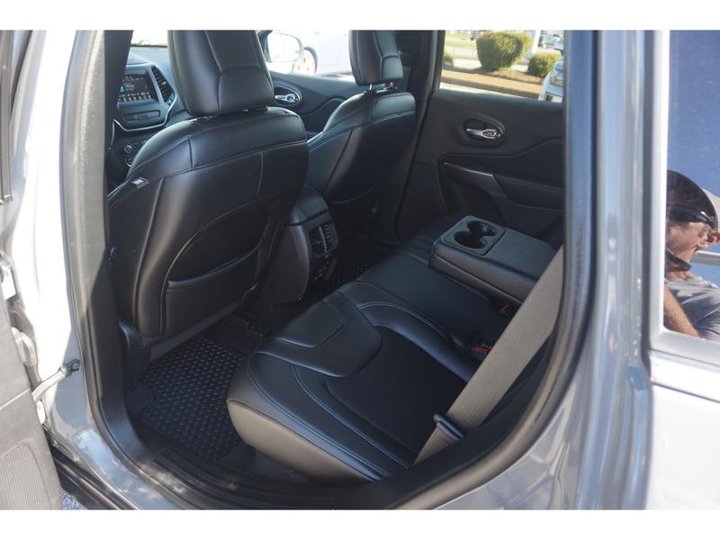 Jeep Cherokee 2019 price $18,661