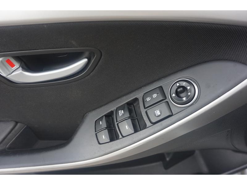 Hyundai Elantra GT 2014 price $10,987