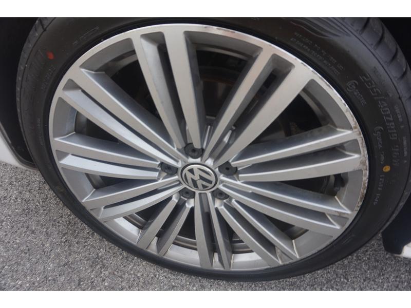 Volkswagen Passat 2014 price $9,987