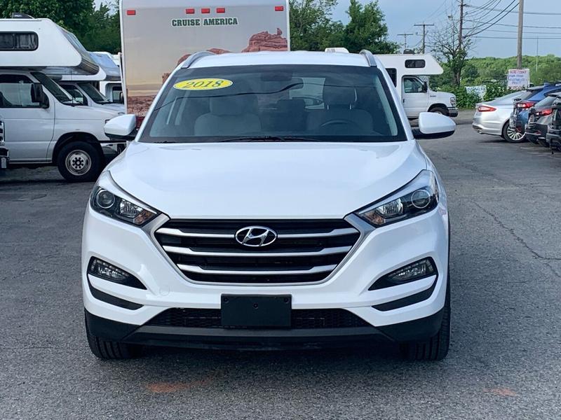 Hyundai Tucson 2018 price $13,998