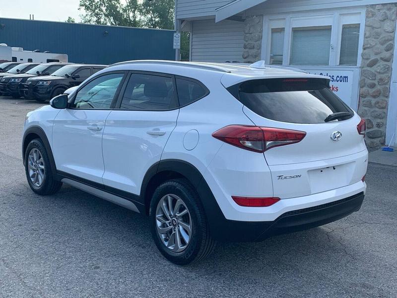 Hyundai Tucson 2018 price $13,998