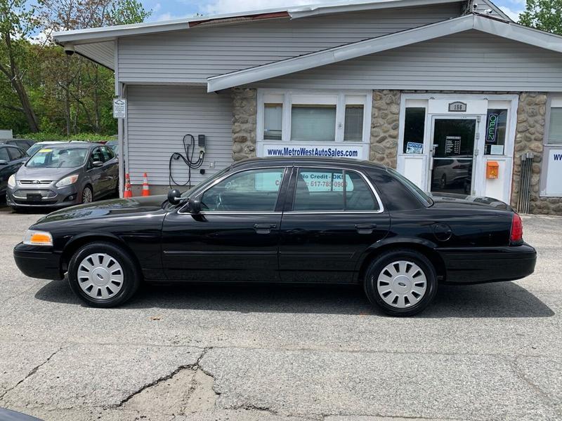 Ford Crown Victoria 2011 price $7,998