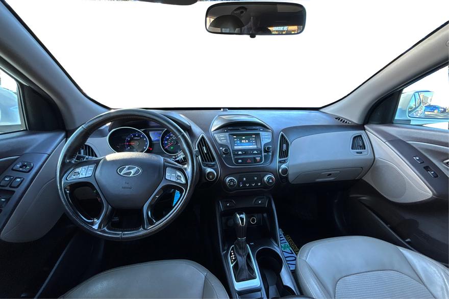 Hyundai Tucson 2015 price $9,995