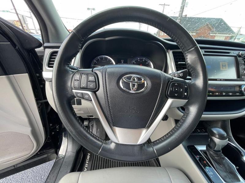 Toyota Highlander 2014 price $19,990