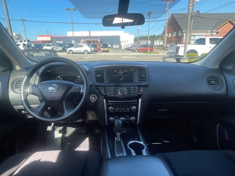 Nissan Pathfinder 2018 price $17,990