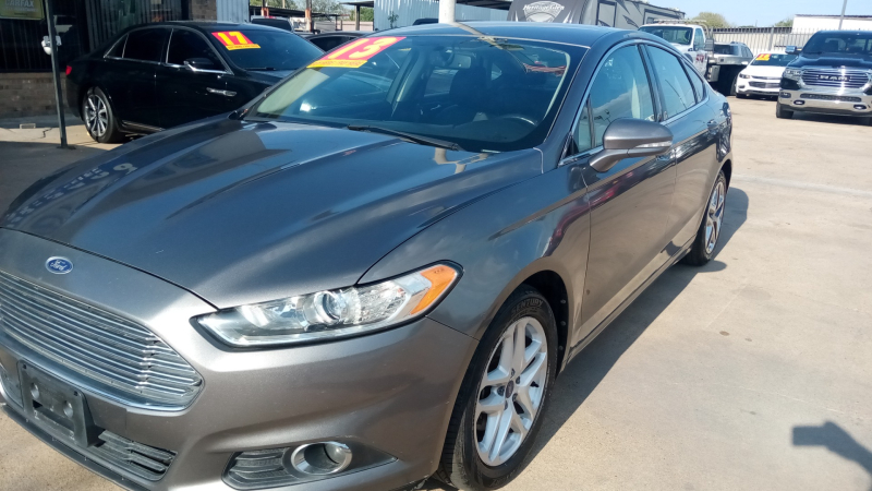 Ford Fusion 2013 price $2,000 Down