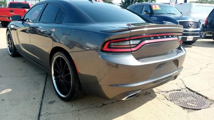 Dodge Charger 2017 price $27,995