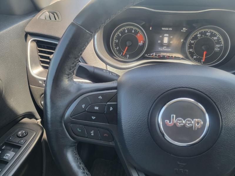 Jeep Cherokee 2019 price $24,995